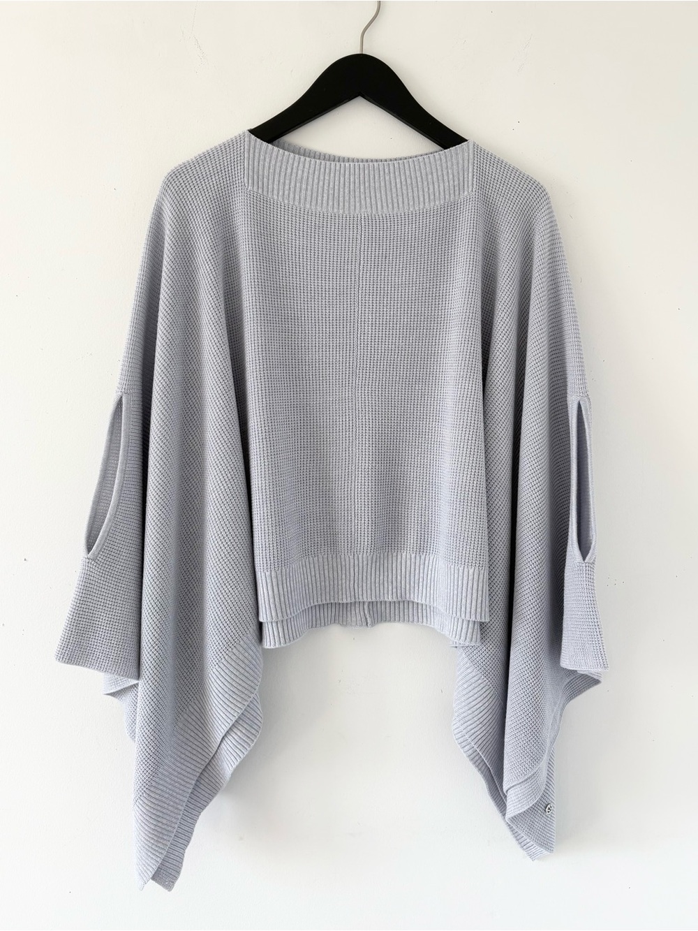 Lululemon Forward Flow Cape